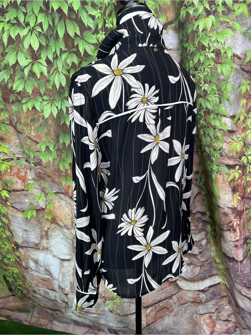 HARLYN Lightweight Black Daisy Print Button Front Polished Careerwear Blouse, L - Picture 7 of 15